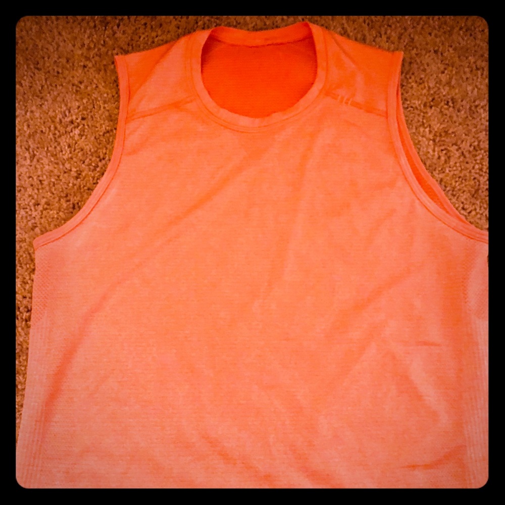 Lululemon tech sleeveless tee